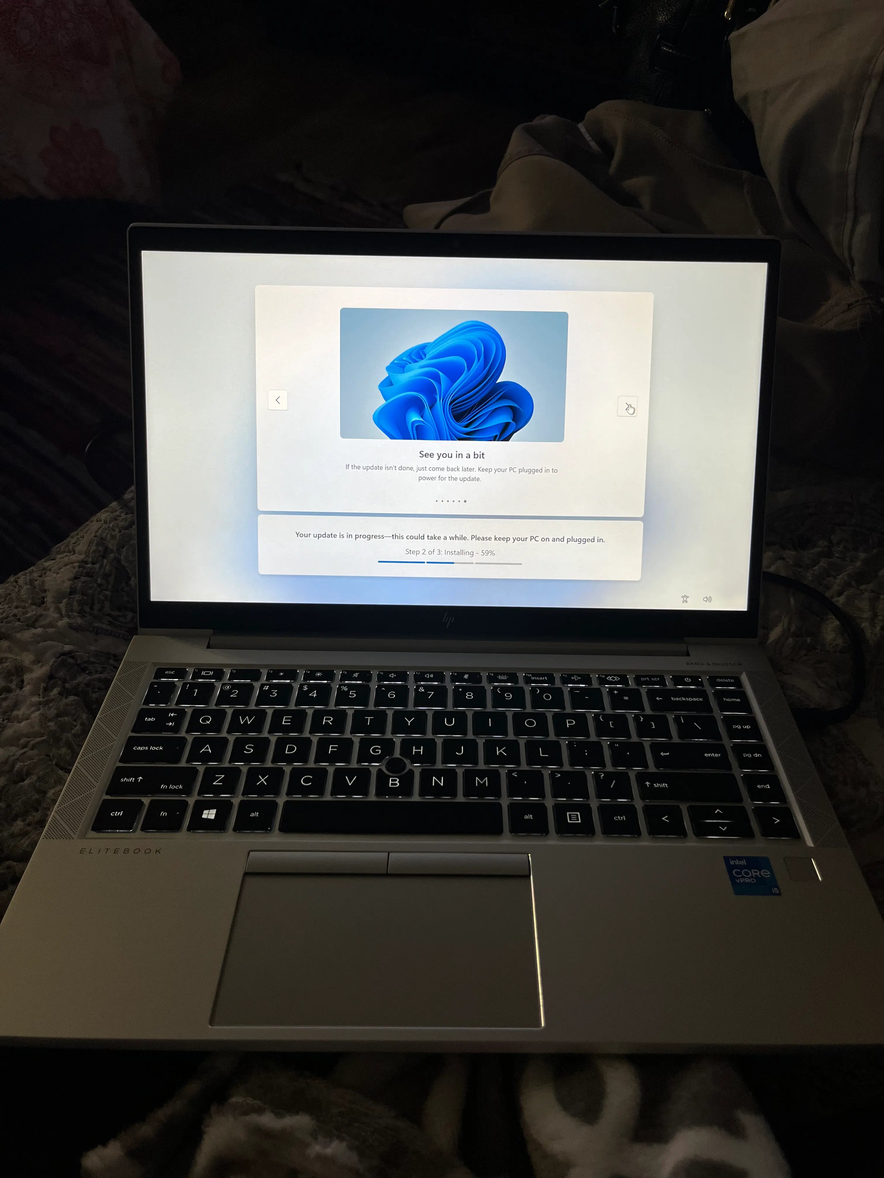 HP EliteBook während der Einrichtung von Windows 11